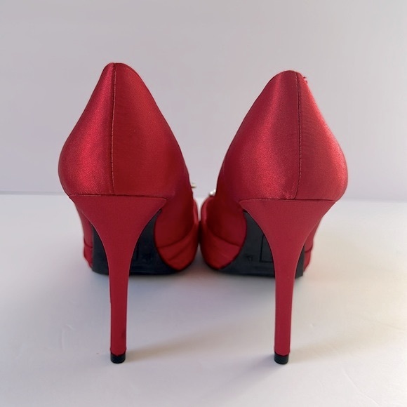 Fioni Night Red Satin Rhinestones High Heels Peep Toe Size 8 1/2 Christmas - Picture 6 of 11